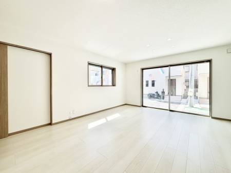 ���r���O�@�傫�ȑ����炽���Ղ�̗z���ƕ����������郊�r���O