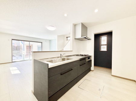 �L�b�`���@���������Ȃ��炲�Ƒ��Ƃ̉�b���y���߂�ΖʃJ�E���^�[�L�b�`��