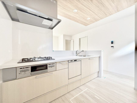 �L�b�`���@���r���O�ŗV�Ԃ��q�l�������Ȃ��炨�������ł���ΖʃL�b�`���B  