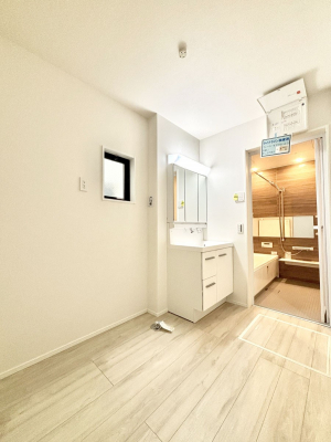 ���̑��@�������̂�����K��Ԃł��B�����̐g�x�x���C�����ǂ����g�������܂��B 