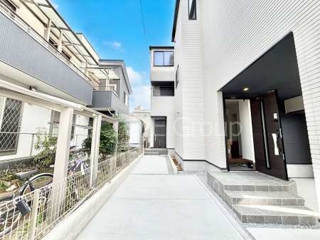 ���n�O�ώʐ^�@�������ꂽ�O�ρA�㎿�ȏZ��Ԃ��L���鎺���͉i�����S���ĉ߂�����Z���ł��B 