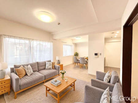 rO@͋Ĉkcj͉Ƒ݂Ȃ̉Kԁ@ƋCGł