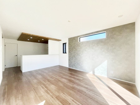 ���r���O�@���Ƒ��̓��₩�Șb�����ŕ�܂�閾�邢���r���O