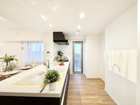 Lb`@oRj[ɏo鏟t̃_CjOLb`