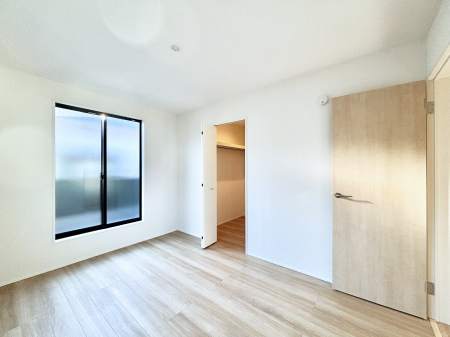 �Q���@�E�H�[�N�C���N���[�[�b�g�����邨�����B�G�߂��Ƃ̓���ւ����s�v�ŕ֗��ł��I