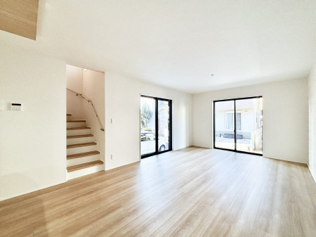 ���̑����ρ@�����u�������܁v�u��������v�Ƒ��Ƃ̃R�~���j�P�[�V�������[�܂郊�r���O�C���K�i������܂��B 