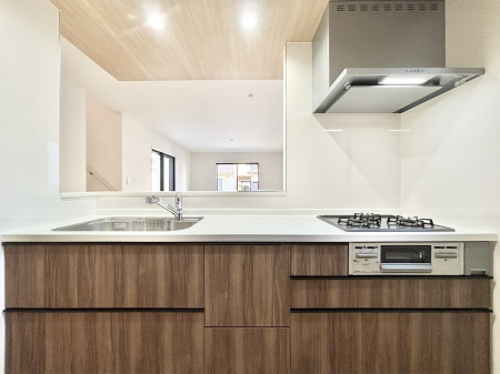 �L�b�`���@���r���O�����n����l�C�̃J�E���^�[�L�b�`���B �Ƒ��������Ȃ���Ǝ������邱�Ƃ��ł��܂��B