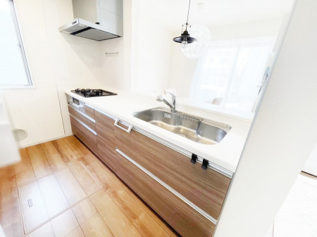 �L�b�`���@���r���O�ŗV�Ԃ��q�l�������Ȃ��炨�������ł���ΖʃL�b�`��