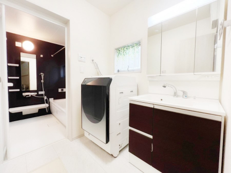 ���ʑ�E���ʏ��@��Ƃ�̐��ʃX�y�[�X�Œ��̐g�x�x���X���[�Y��