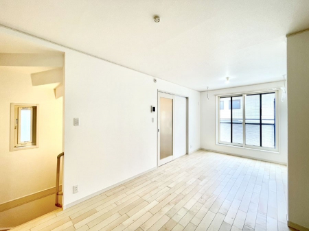 ���r���O�@���r���O�K�i���Ƒ��̏Ί�Ɖ�b���Ȃ��ł���܂�  