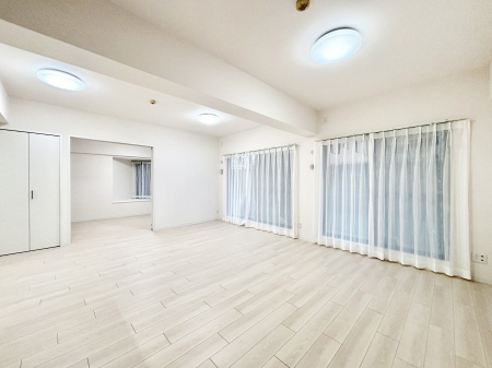 ̑ρ@傫ȑ炽Ղ̗zƕ郊rO  