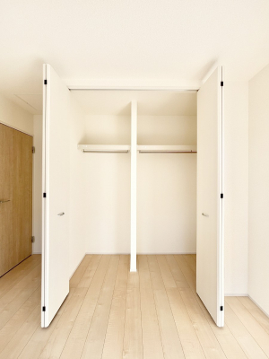 ���[�@�m���̃N���[�[�b�g�B���s��������̂Ō���̈ߗނ�����������܂�܂��B