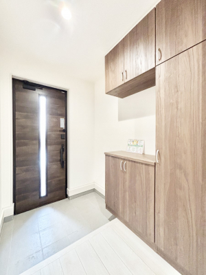 ���ց@���ʔ��͂��Ƒ��̎ʐ^��G�߂̃C���e���A�ŏ���I�Ƃ��ĉ��o�ł��܂�