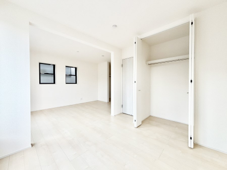 ���̑����ρ@�h�A���N���[�[�b�g2�����t���Ȃ̂�2�����ɕ����ė��p��