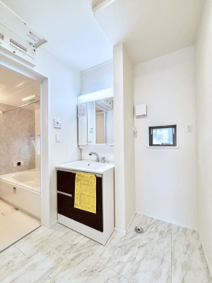 ���̑��@�L�X�Ƃ�Ƃ�̂��郉���h���[�X�y�[�X�B  