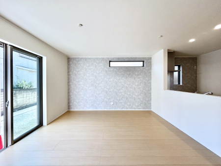 ���r���O�@���邢�z���������A�����̕��͋C�ɖ�������郊�r���O�E�_�C�j���O�B 