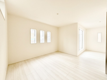 ���r���O�@���Ƒ��̓��₩�Șb�����ŕ�܂�閾�邢���r���O