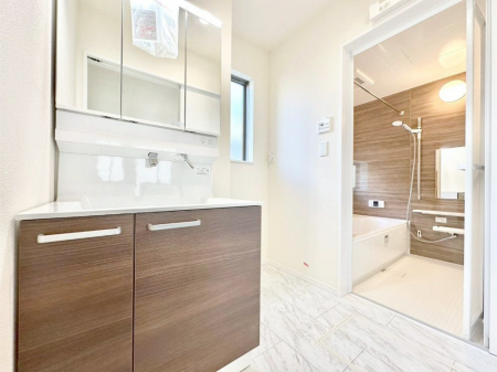 ���̑��@�L�X�Ƃ�Ƃ�̂��郉���h���[�X�y�[�X�B  