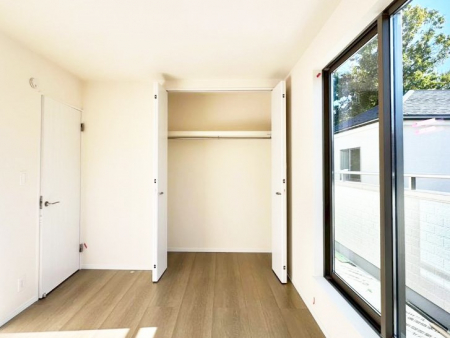 ���[�@�m���̃N���[�[�b�g�B���s��������̂Ō���̈ߗނ�����������܂�܂��B