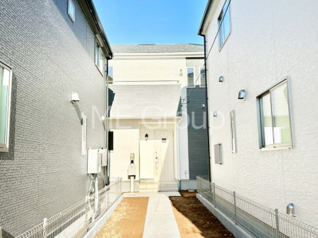 ���n�O�ώʐ^�@�������ꂽ�O�ρA�㎿�ȏZ��Ԃ��L���鎺���͉i�����S���ĉ߂�����Z���ł��B 