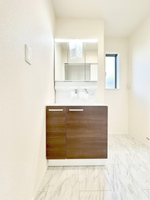 ���ʑ�E���ʏ��@�傫�����₷���O�ʋ��Ő�����������ʑ�́A�g�����Ȃ݃`�F�b�N�┧�̂������ɂ������߂ł��B 