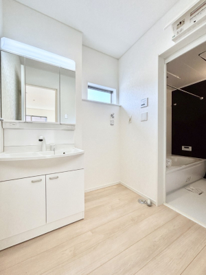 ���̑��@�L�X�Ƃ�Ƃ�̂��郉���h���[�X�y�[�X�B  