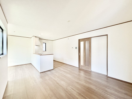 ���r���O�@���Ƒ��̓��₩�Șb�����ŕ�܂�閾�邢���r���O