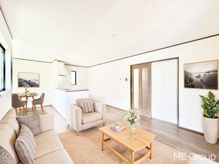 ���r���O�@�������������͋C�̂k�c�j�͉Ƒ��݂�Ȃ̉��K��ԁ��Ƌ��CG�ł�