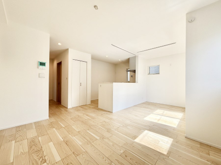 ���r���O�@�Z�ޕ��̌��������o�����A�C���e���A���l����̂��y���݂ȃ��r���O�ł��I   