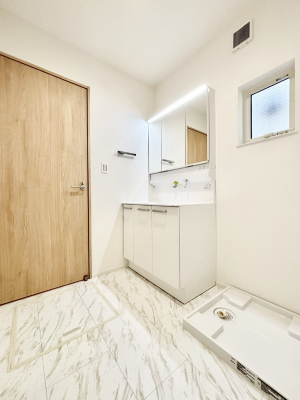 ���̑��@�L�X�Ƃ�Ƃ�̂��郉���h���[�X�y�[�X�B    