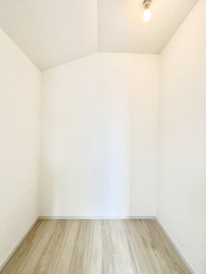 ̑@EH[NCN[[bgtŐԂLpł܂B