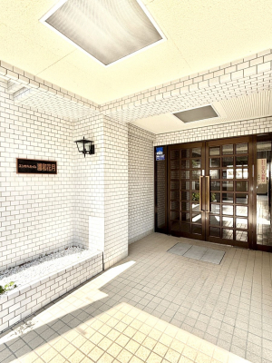 �G���g�����X�@�������������͋C�̃G���g�����X