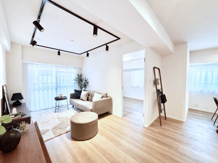 ���r���O�@�傫�ȑ����炽���Ղ�̗z���ƕ����������郊�r���O