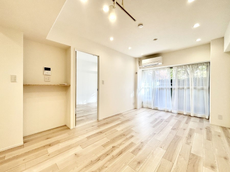 ���r���O�@�������������͋C�̂k�c�j�͉Ƒ��݂�Ȃ̉��K���