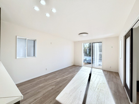 ���r���O�@�Z�ޕ��̌��������o�����A�C���e���A���l����̂��y���݂ȃ��r���O�ł��I 