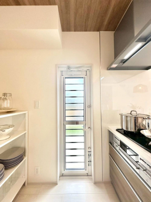 ���̑����ρ@���C���̌��ɂ����ꂵ�������