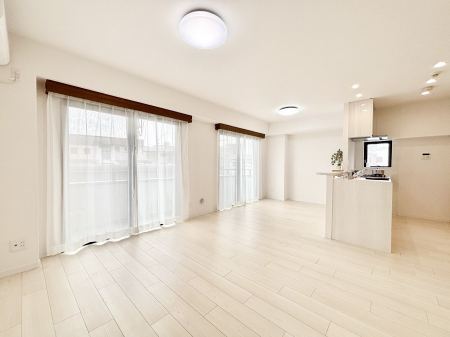 ���̑����ρ@�傫�ȑ����炽���Ղ�̗z���ƕ����������郊�r���O  