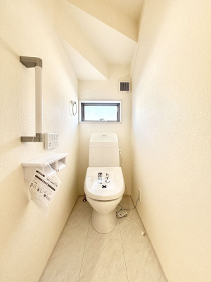 �g�C���@�g�C����1�K��2�K���ꂼ��ɔz�u����Ă��ĂƂĂ��֗��ł��B 