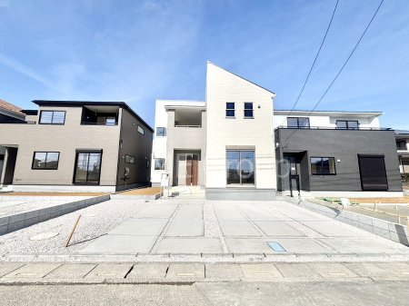 ���n�O�ώʐ^�@�������ꂽ�O�ρA�㎿�ȏZ��Ԃ��L���鎺���͉i�����S���ĉ߂�����Z���ł��B 