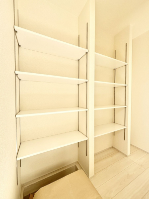 ���̑����ρ@�����Ղ���[�ł���V���[�Y�{�b�N�X�ŉƑ��S���̌C���A���ւ�������B  