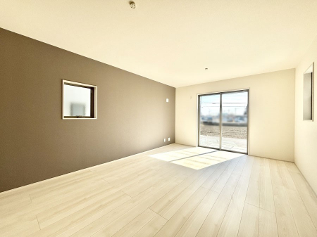 ���r���O�@���邢�z���������A�����̕��͋C�ɖ�������郊�r���O�E�_�C�j���O�B 