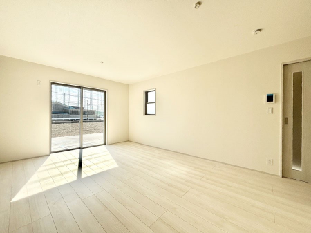 ���̑����ρ@�Ƒ��̏Ί炪���R�Ɛ��܂�Ă���A����ȕ��͋C�̃_�C�j���O�Ɏd�オ���Ă��܂��B