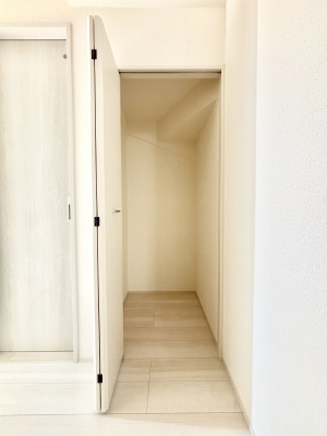 ���̑����ρ@�L�����[�B�|�������G�߂̏��������[���邱�Ƃ��ł��܂��B