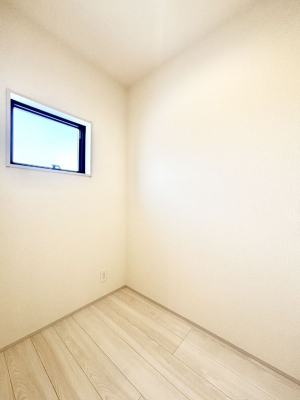 ���̑����ρ@�L�b�`���ɂ̓p���g���[�I�H�ނ̃X�g�b�N�͂������A���p�i�̎��[�Ȃǎg�����͂��낢��I