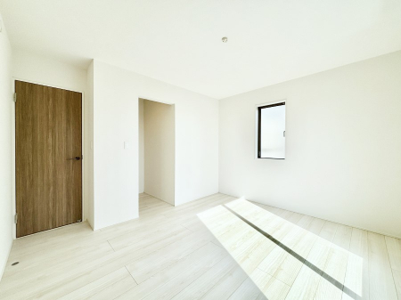 ���̑����ρ@2�K7.25���o���R�j�[�t���̖��邢�m���B���[�͂̍���WIC������܂��B