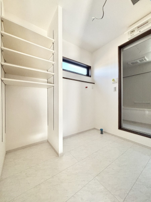 ̑@ʑXy[XƐ@u͂ꂼƗBƑłʑpł܂B