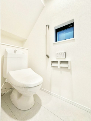 �g�C���@�g�C����1�K��2�K���ꂼ��ɔz�u����Ă��ĂƂĂ��֗��ł��B 