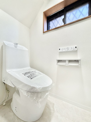 �g�C���@�g�C����1�K��2�K���ꂼ��ɔz�u����Ă��ĂƂĂ��֗��ł��B 