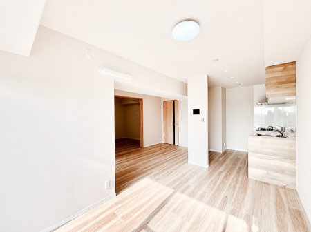 ���r���O�@�������������͋C�̂k�c�j�͉Ƒ��݂�Ȃ̉��K���