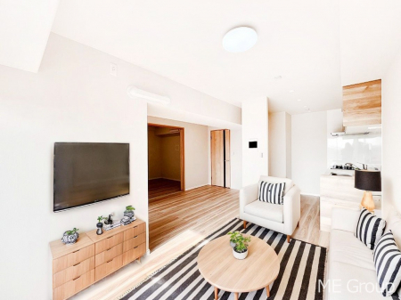 ���r���O�@�Ƒ��̘a�₩�ȉ�b���������Ă������B�J�����̂��郊�r���O�ł��B���Ƌ��CG�ł�  